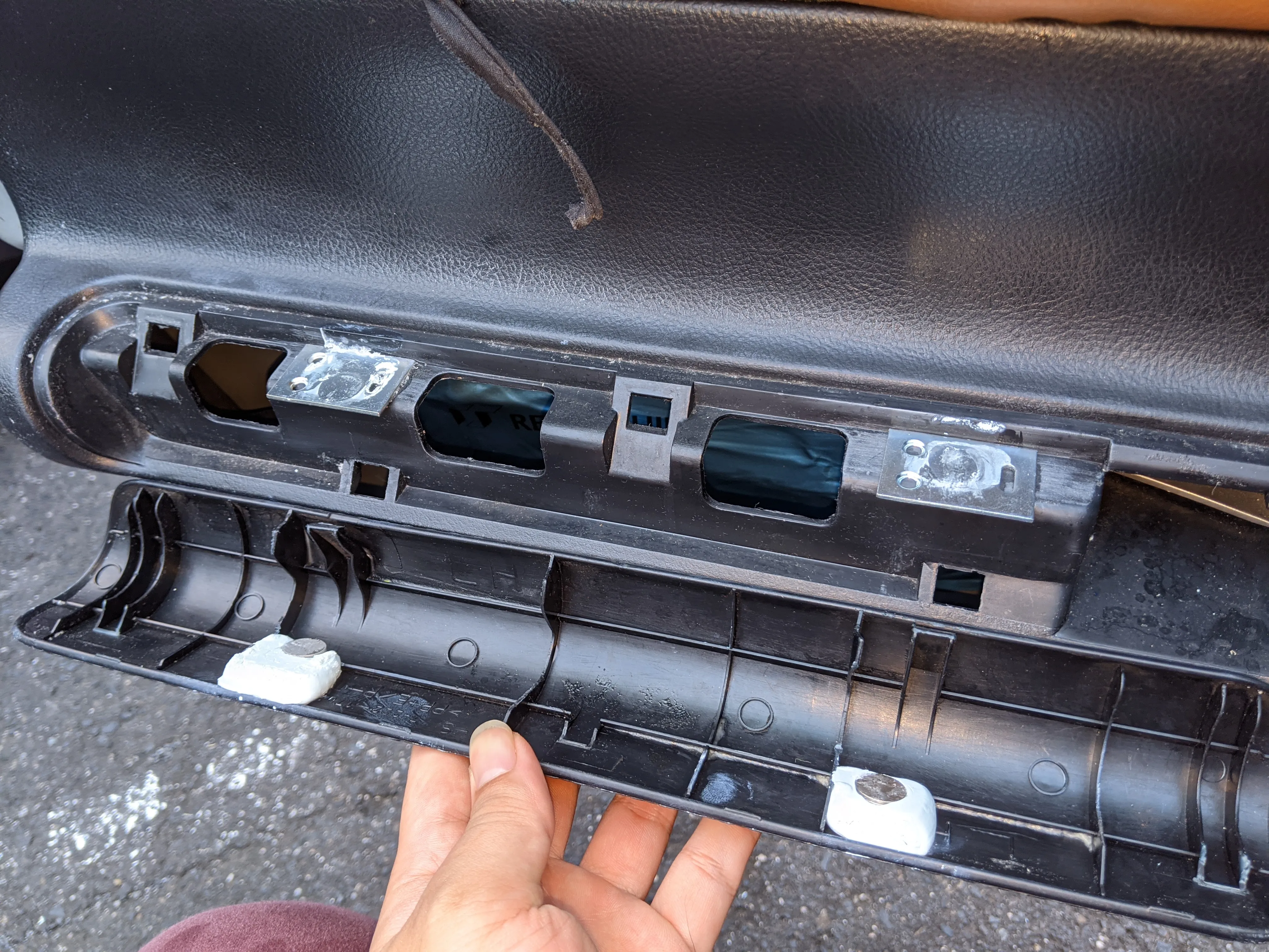 MR-Sのアームレストの爪折れ対応